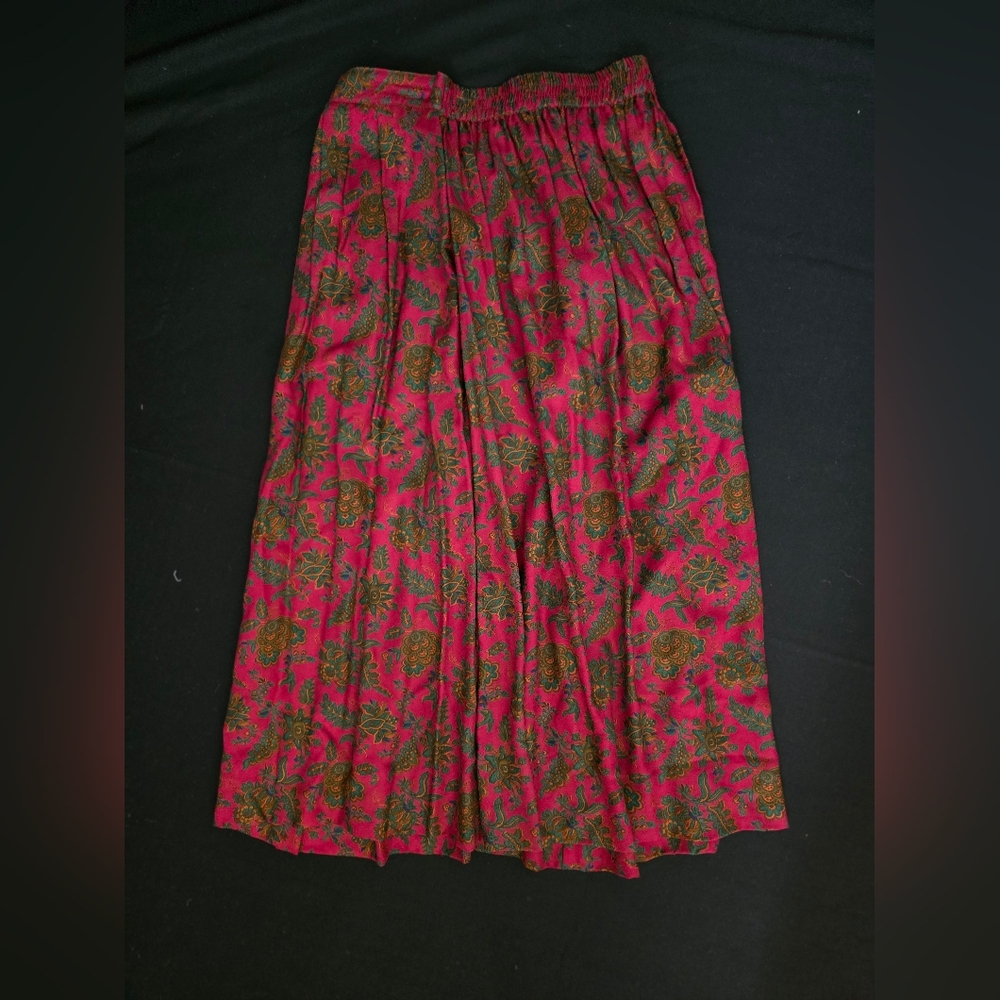 Women's Patterned Red Skirt